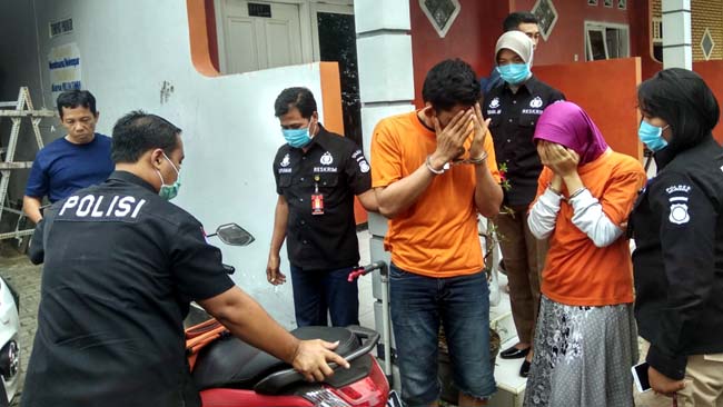 Rekontruksi Kasus Aborsi Bayi di Dalam Jok Motor