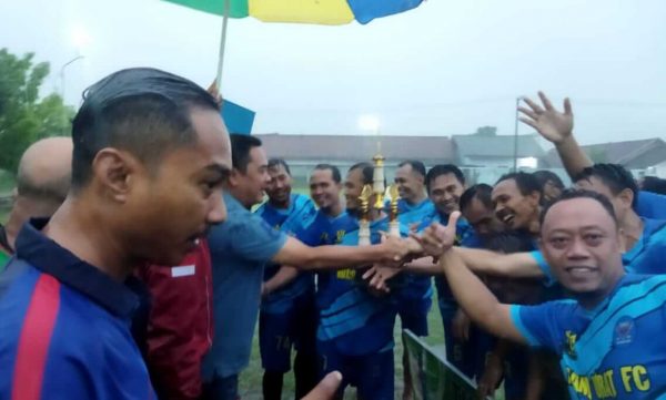 Wakil Bupati Jombang Hadiri Laga Sepak Bola Usia 40 Tahun yang Digelar Katar Plandi